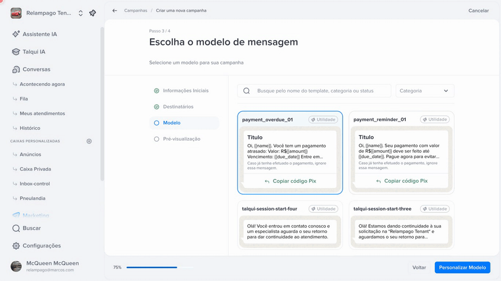 Escolhendo o modelo: o card selecionado ganha borda azul e o botão Personalizar Modelo habilita
